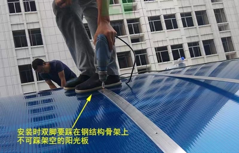 Measuring and cutting polycarbonate sheets