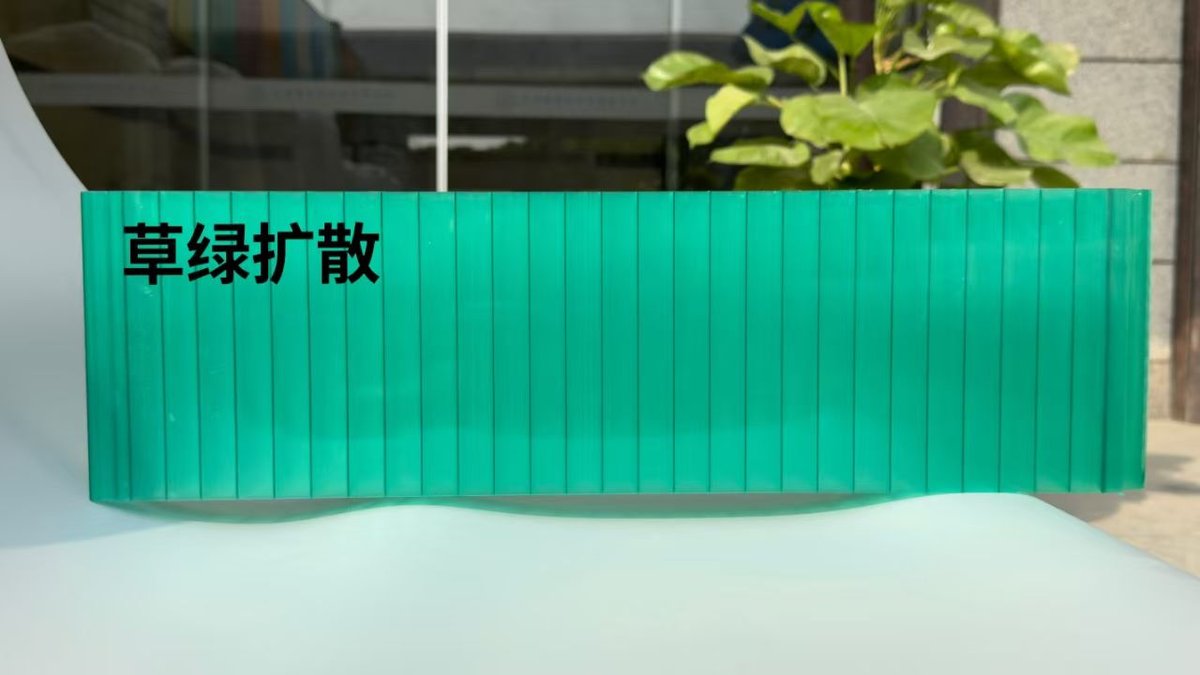 Green diffusion interlocking polycarbonate panel for exhibition display applications