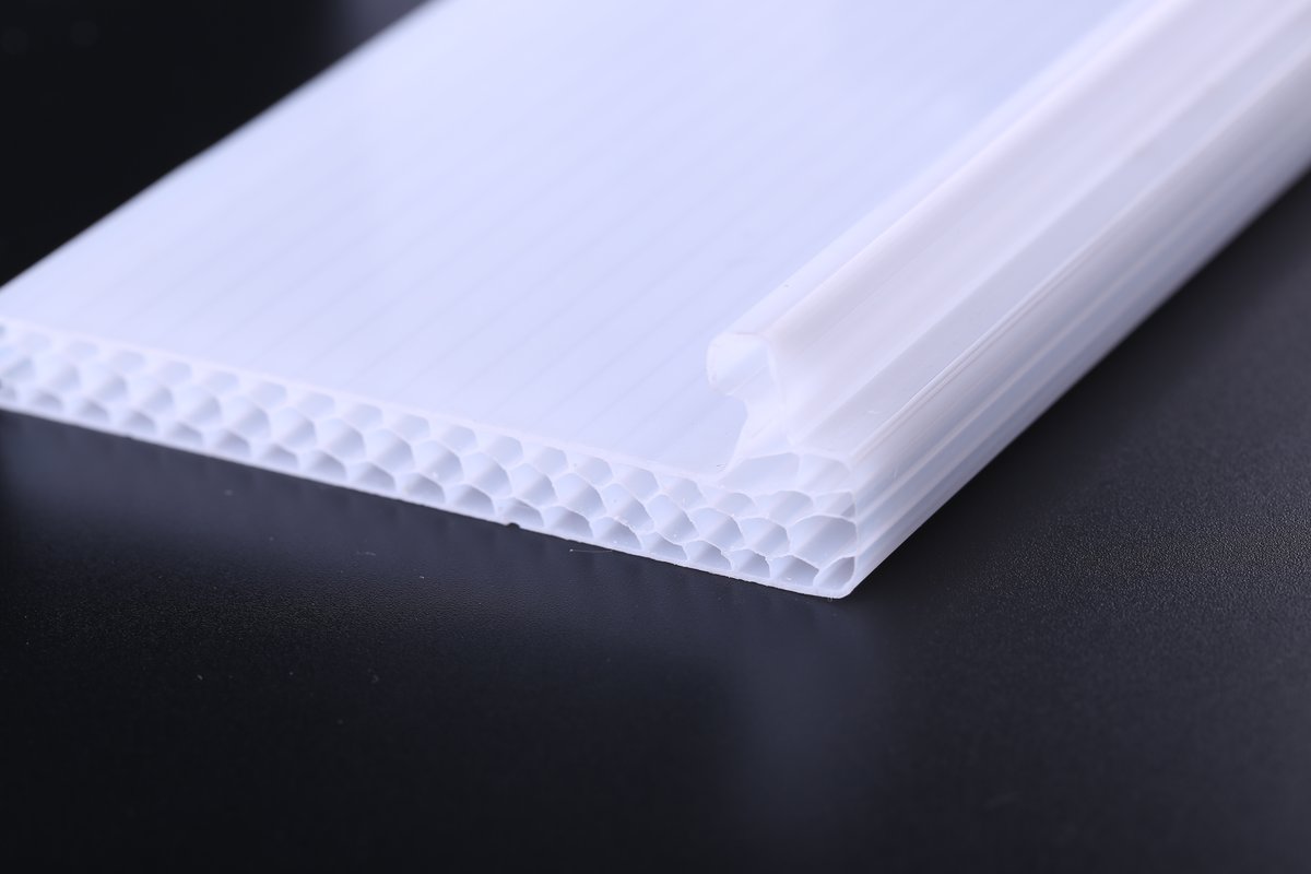 How to Choose the Right Polycarbonate Sheet Thickness for Your Project