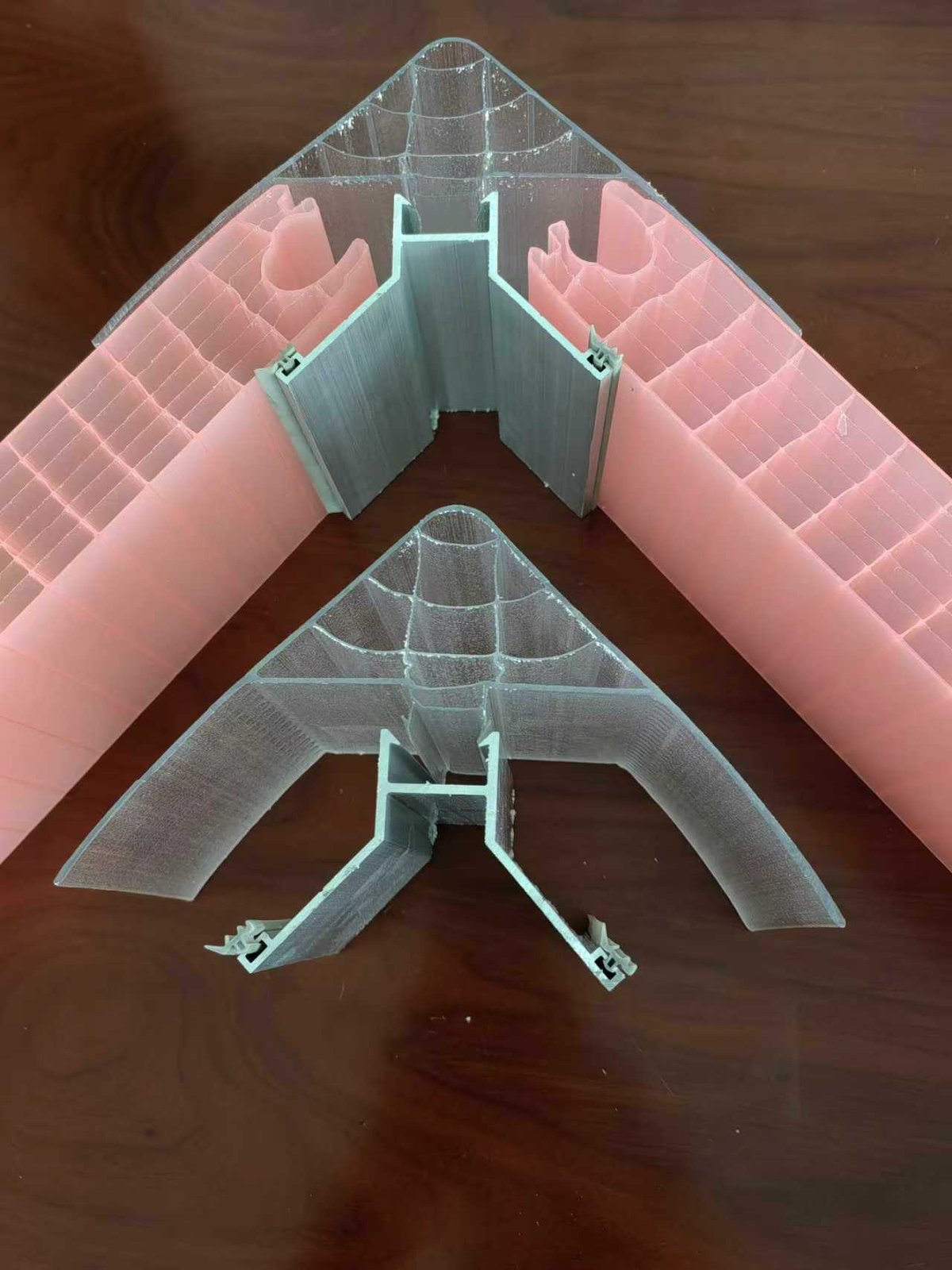 Cross-section showing the multi-wall honeycomb structure of interlocking polycarbonate panels