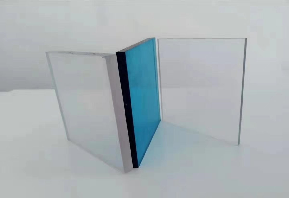 Solid vs Multiwall Polycarbonate Sheets: Which One Should You Choose?
