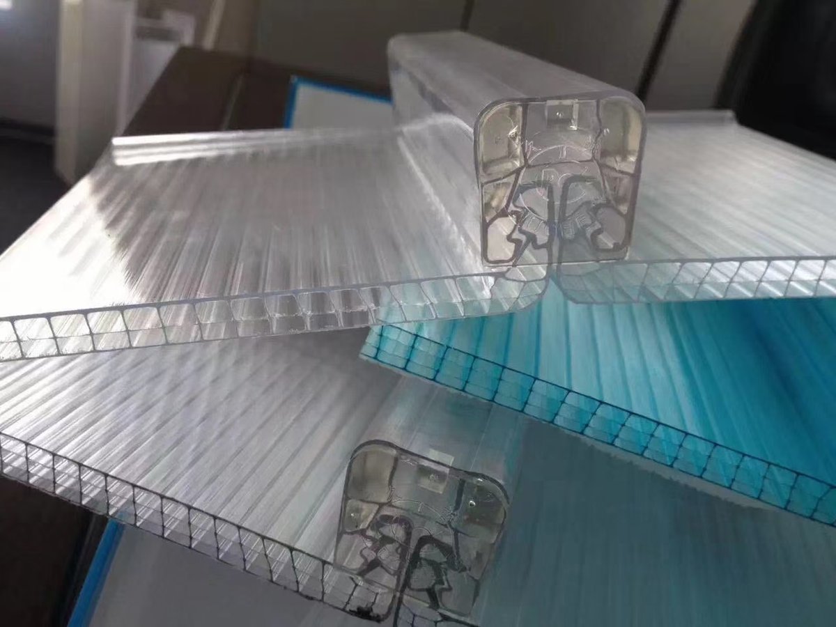 U-Lock polycarbonate panels showing the U-shaped standing-seam lock and multi-wall hollow structure