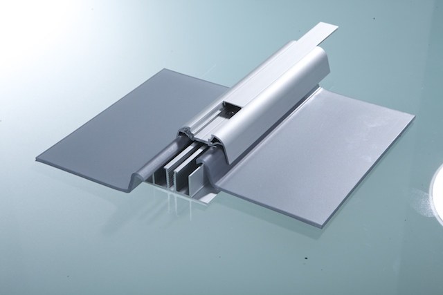 Aluminum glazing bar with EPDM gasket and snap-on pressure cap