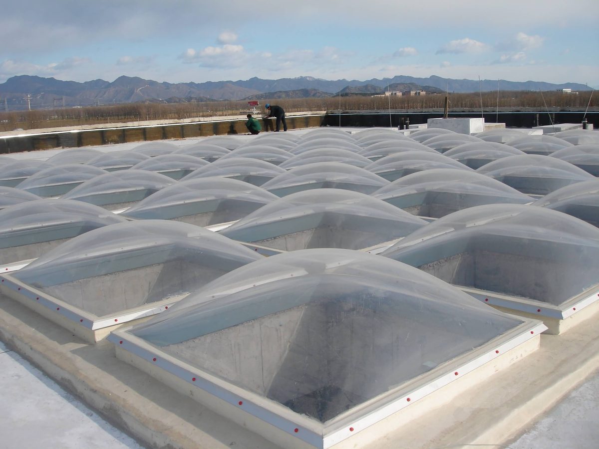 Solid Polycarbonate Skylight Domes for Hospitals and Large Public Buildings